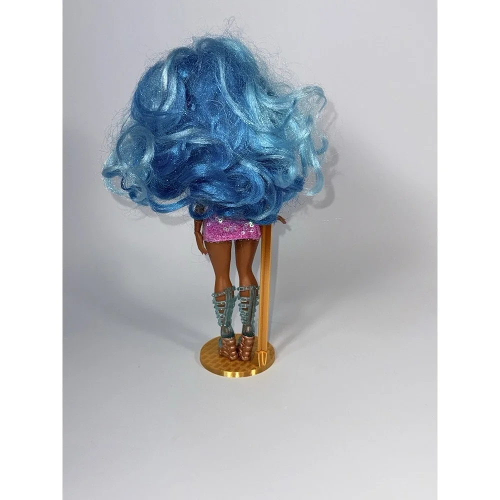 LOL Suprise OMG Queens Splash Beauty 10